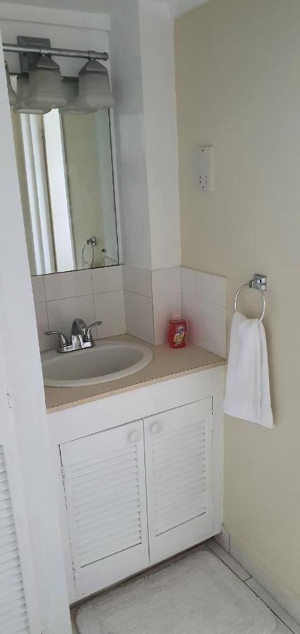 ברידג'טאון Hastings Towers 4D - Studio Apt Opp Beach מראה חיצוני תמונה