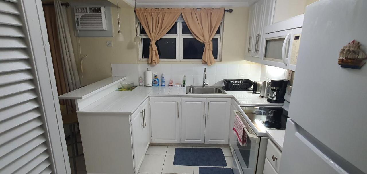 ברידג'טאון Hastings Towers 4D - Studio Apt Opp Beach מראה חיצוני תמונה