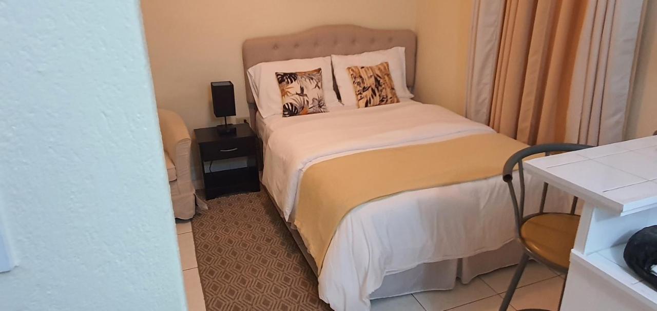 ברידג'טאון Hastings Towers 4D - Studio Apt Opp Beach מראה חיצוני תמונה